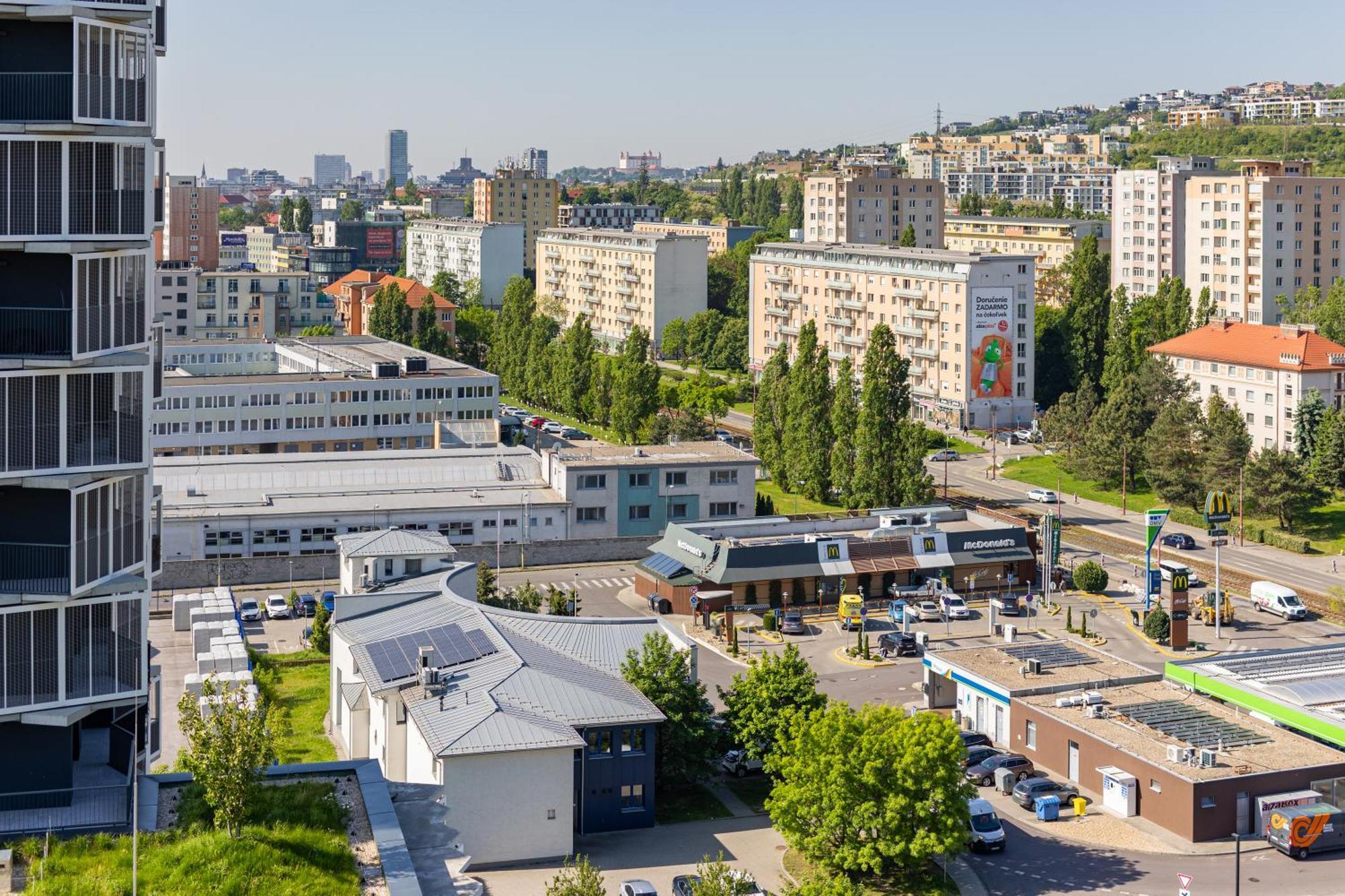 Bnb Slovakia Guthaus 64D Bratislava Exteriör bild